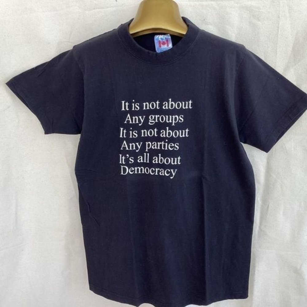 Mens graphic T shirt medium large